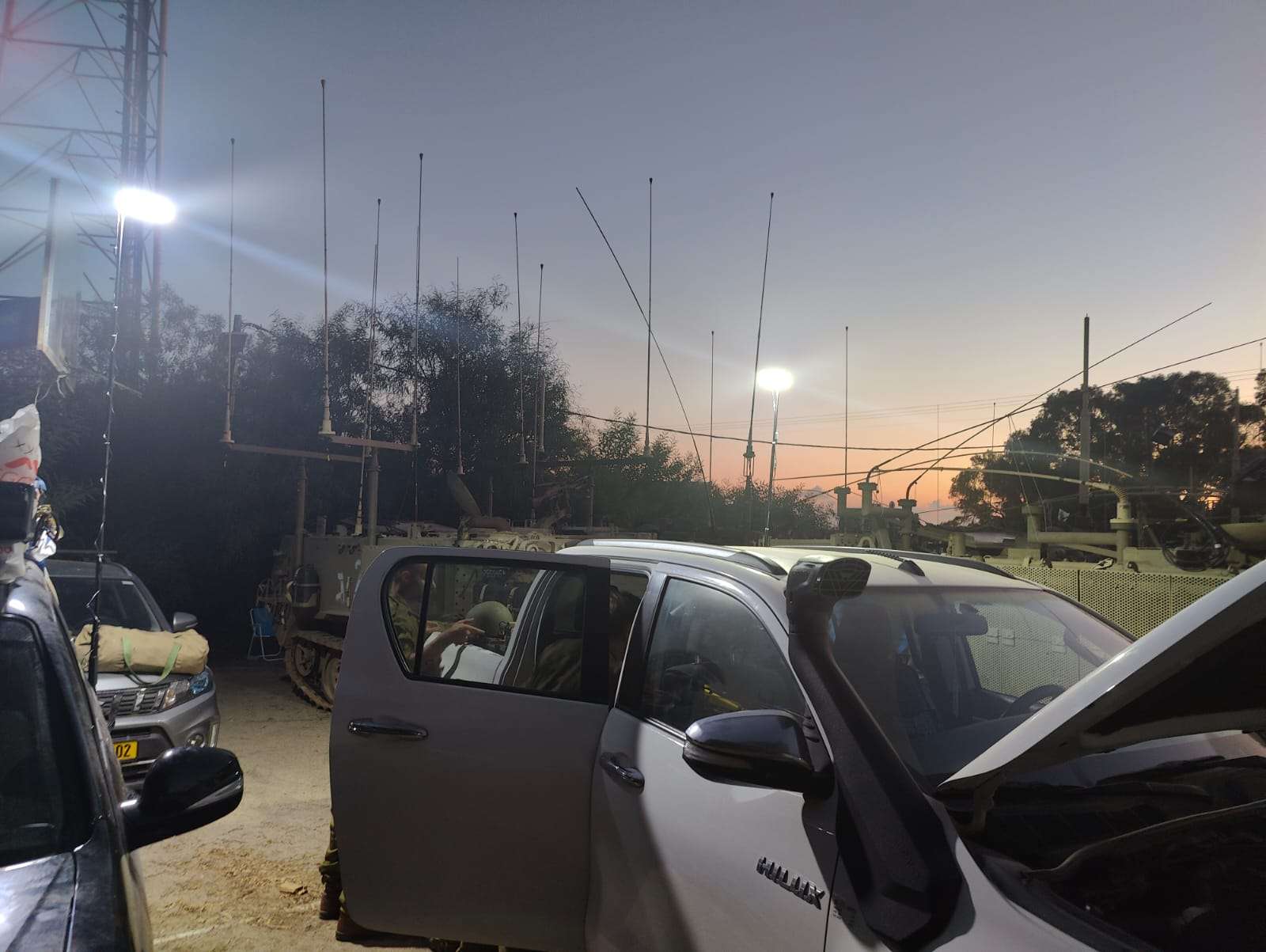 חכת תאורה לד - MOBILE SUN – תמונה 3